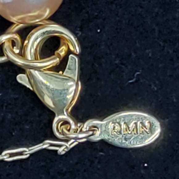 Roman RMN Signed Faux Taupe Champagne Pearl Thin Gold Necklace 30 Inch Vintage - Picture 6 of 8